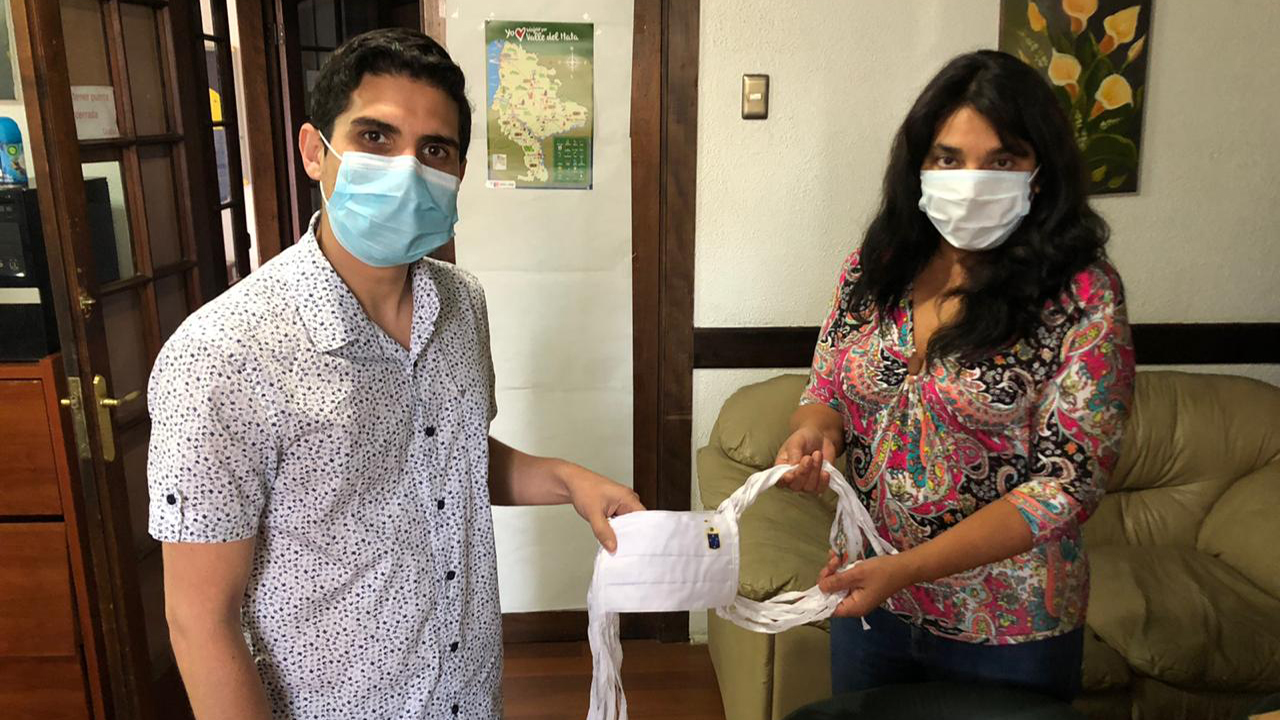 Facultad De Odontología De La UV Donó 2 Mil Mascarillas Reutilizables ...